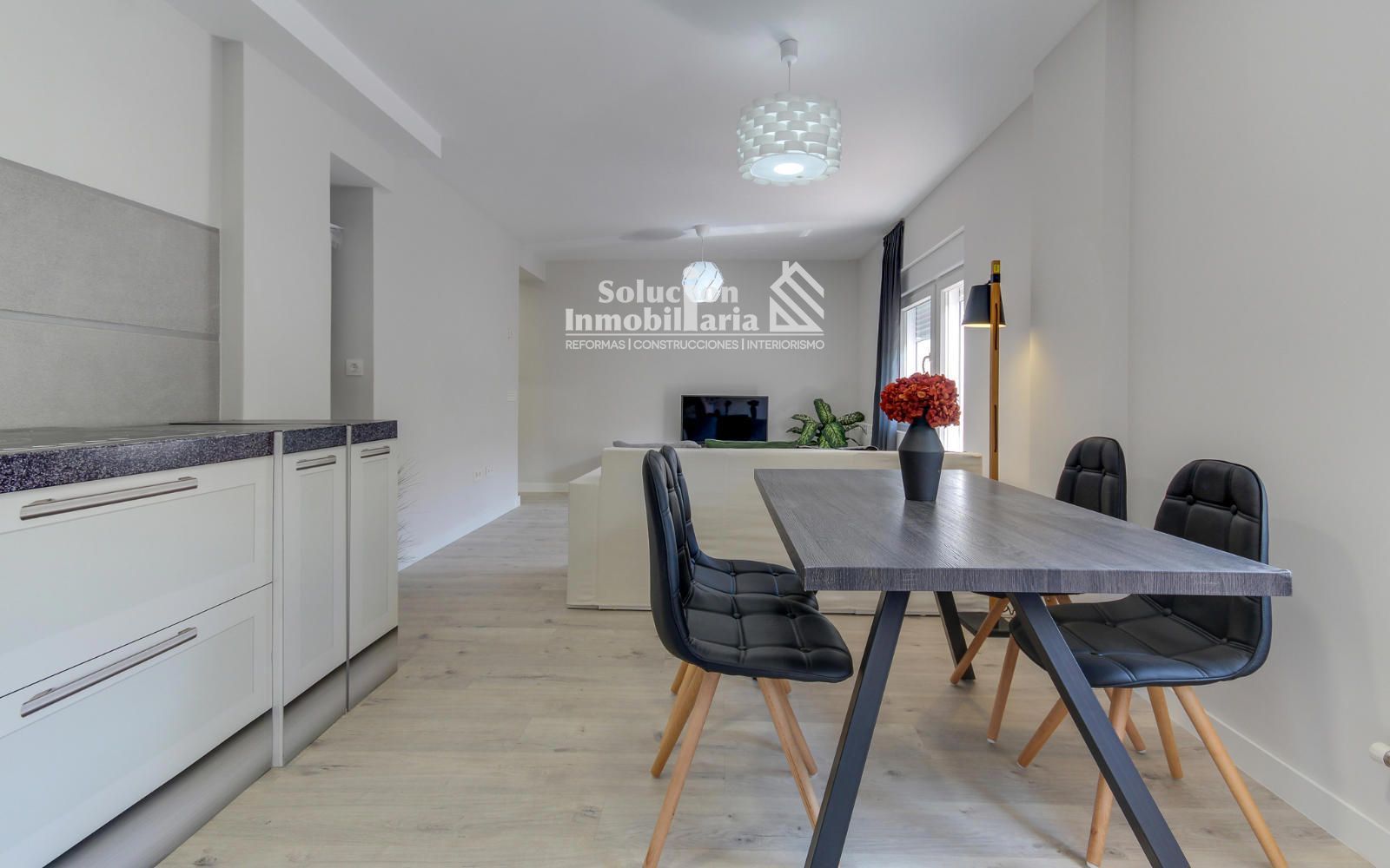 🏡 Piso totalmente reformado con calidades premium en Avenida de Portugal - Foto 7