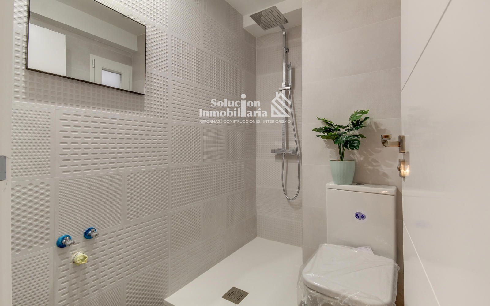 🏡 Piso totalmente reformado con calidades premium en Avenida de Portugal - Foto 19