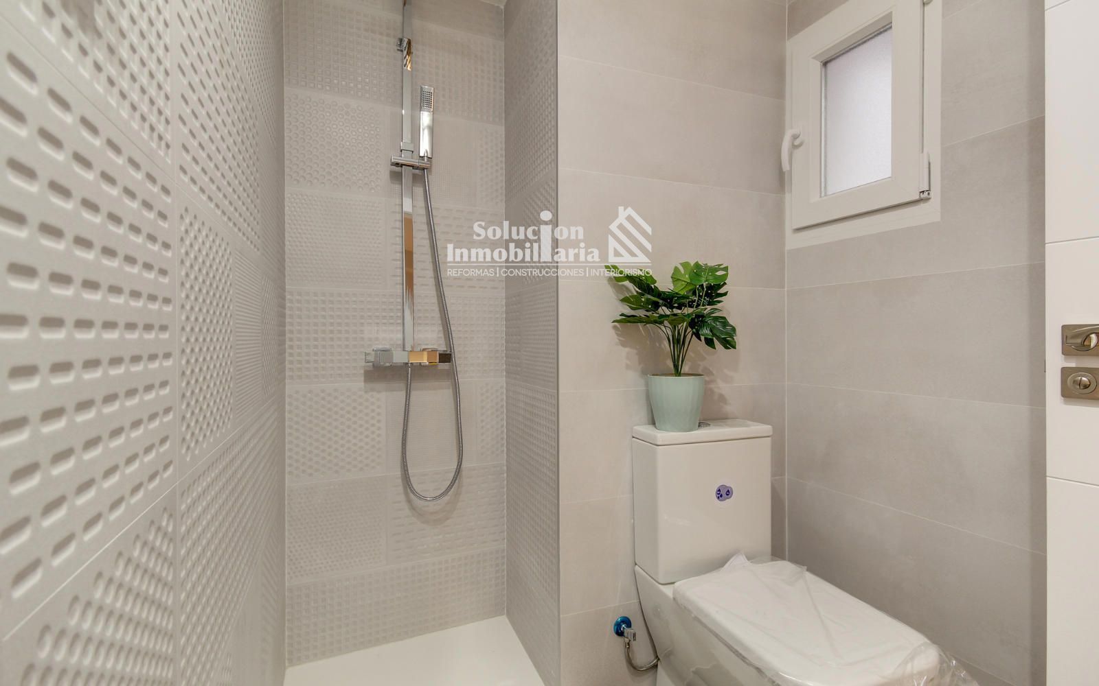 🏡 Piso totalmente reformado con calidades premium en Avenida de Portugal - Foto 20