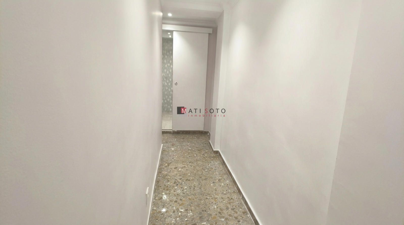 Pasillo - Piso en  Alquiler Carlet, Calle Dr Amalio Vanaclocha.