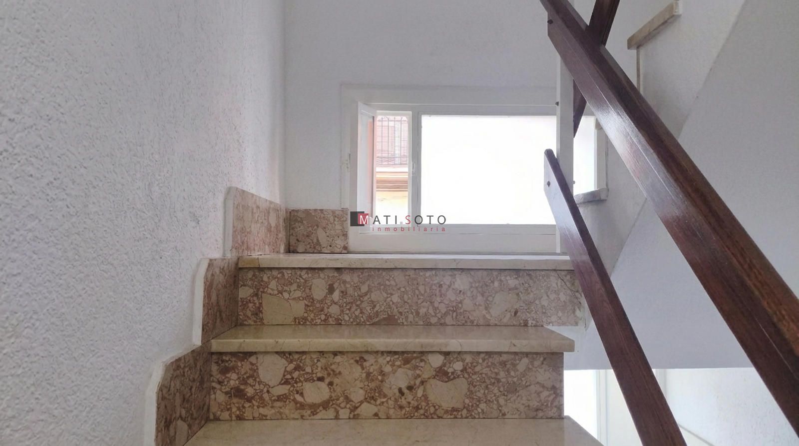Entrada - Piso en  Alquiler Carlet, Calle Dr Amalio Vanaclocha.