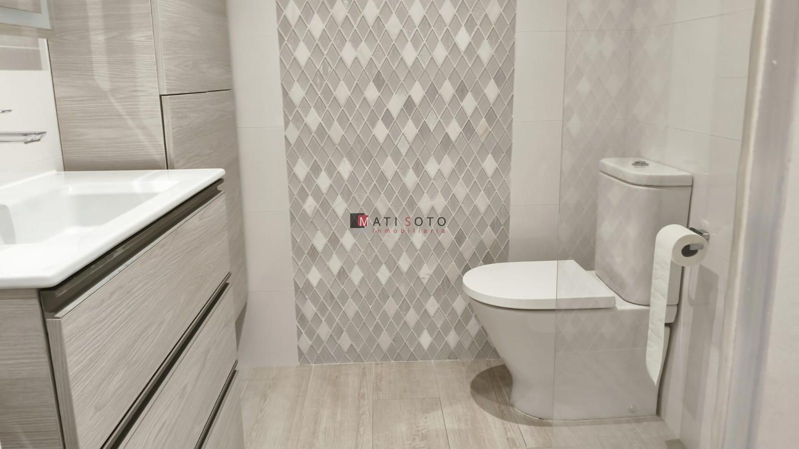 Cuarto de baño - Piso en  Alquiler Carlet, Calle Dr Amalio Vanaclocha.