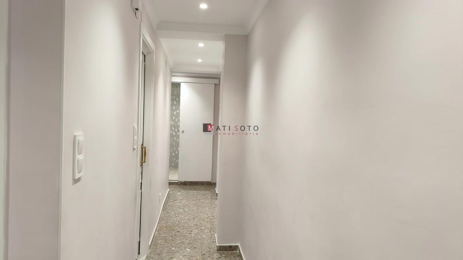 Pasillo - Piso en  Alquiler Carlet, Calle Dr Amalio Vanaclocha.