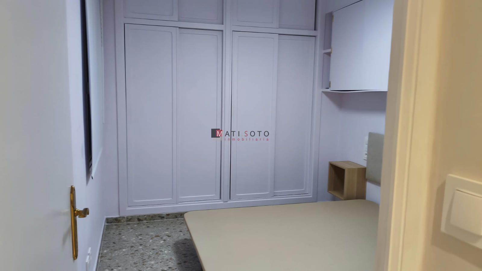 Habitación - Piso en  Alquiler Carlet, Calle Dr Amalio Vanaclocha.