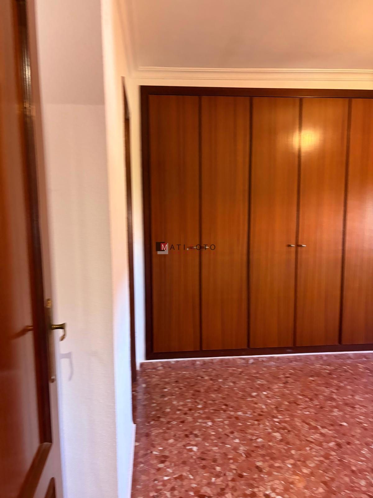 AMPLIO PISO DE 4 HABITACIONES CON GARAJE EN AVENIDA TRES CRUCES! - Foto 11