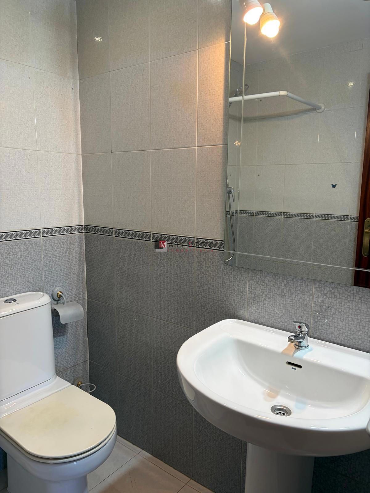 AMPLIO PISO DE 4 HABITACIONES CON GARAJE EN AVENIDA TRES CRUCES! - Foto 17