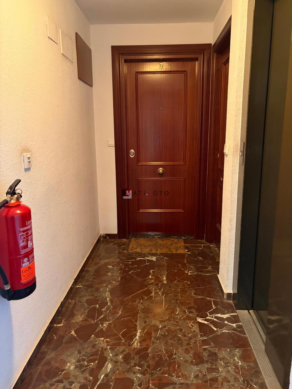AMPLIO PISO DE 4 HABITACIONES CON GARAJE EN AVENIDA TRES CRUCES! - Foto 18
