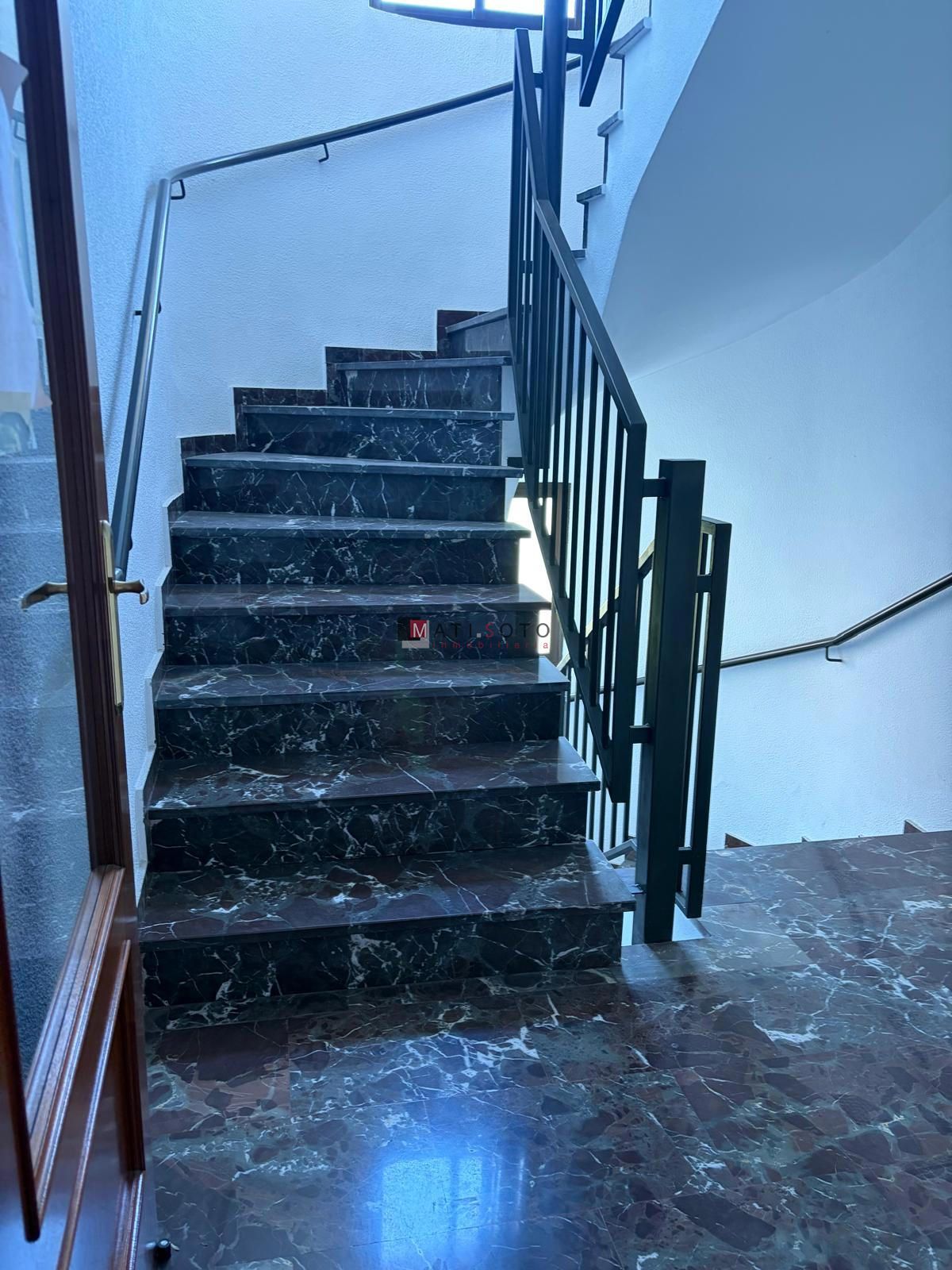AMPLIO PISO DE 4 HABITACIONES CON GARAJE EN AVENIDA TRES CRUCES! - Foto 19