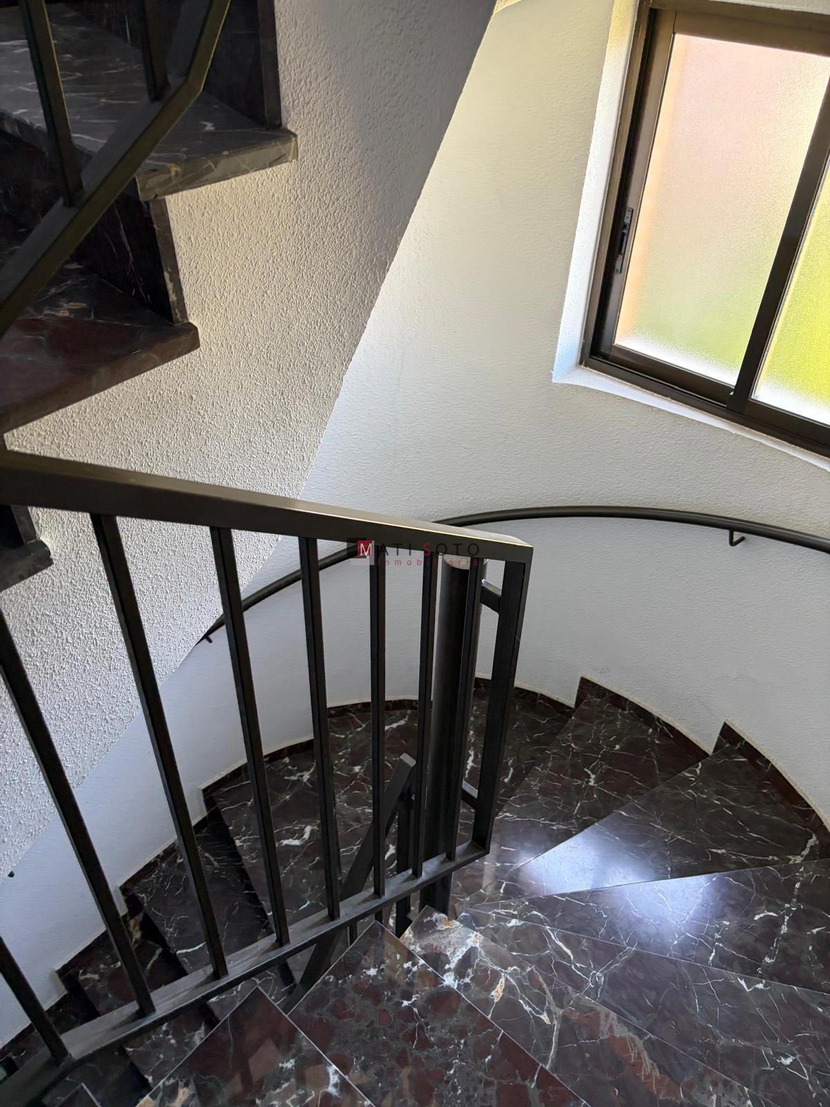 AMPLIO PISO DE 4 HABITACIONES CON GARAJE EN AVENIDA TRES CRUCES! - Foto 20