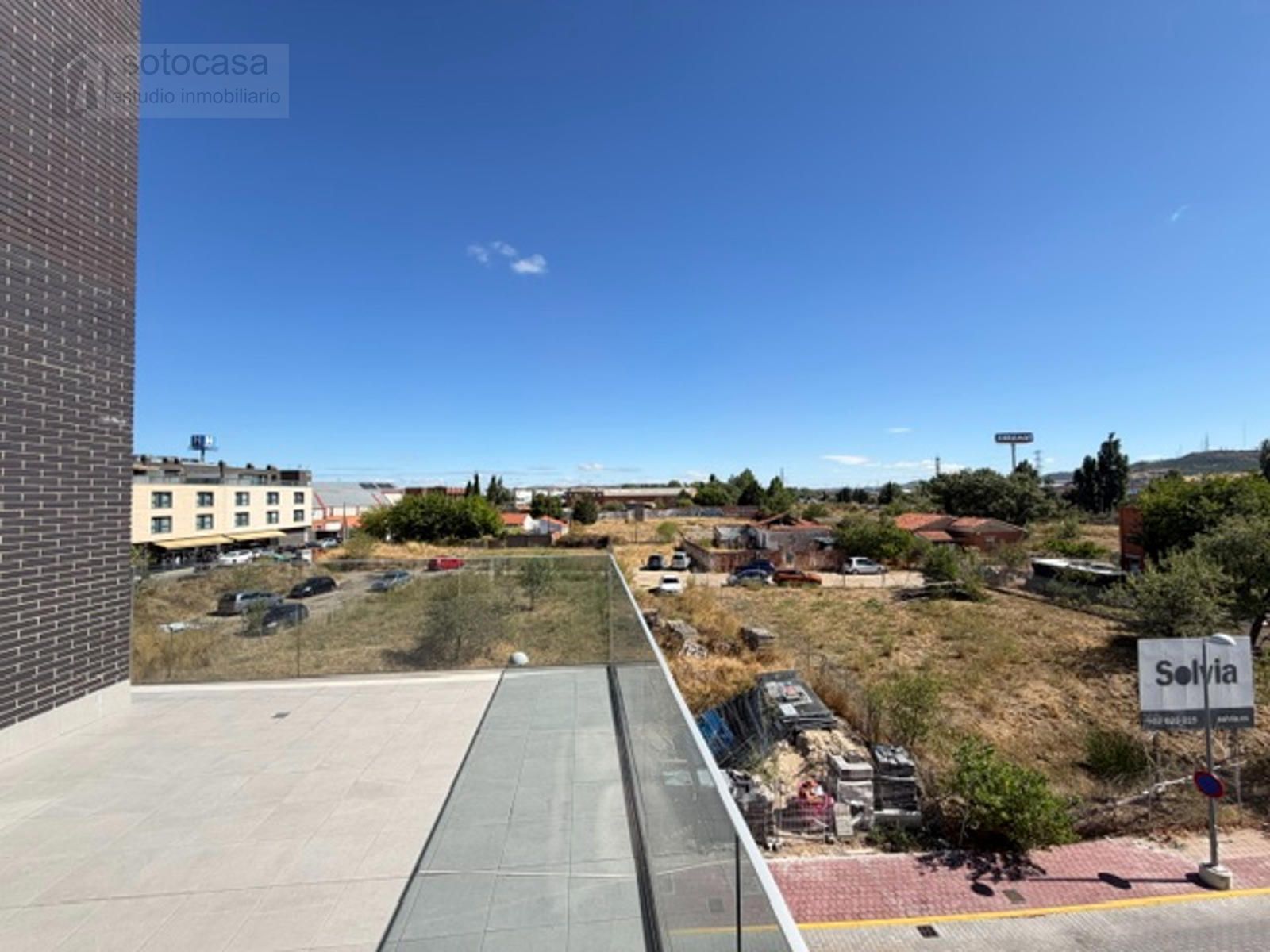 OBRA NUEVA. CASI A ESTRENAR. 2 DORM. Y 2 BAÑOS. GARAJE. PISCINA. TRASTERO. TERRAZA.