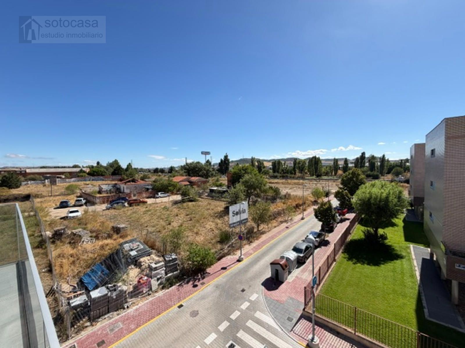OBRA NUEVA. CASI A ESTRENAR. 2 DORM. Y 2 BAÑOS. GARAJE. PISCINA. TRASTERO. TERRAZA.