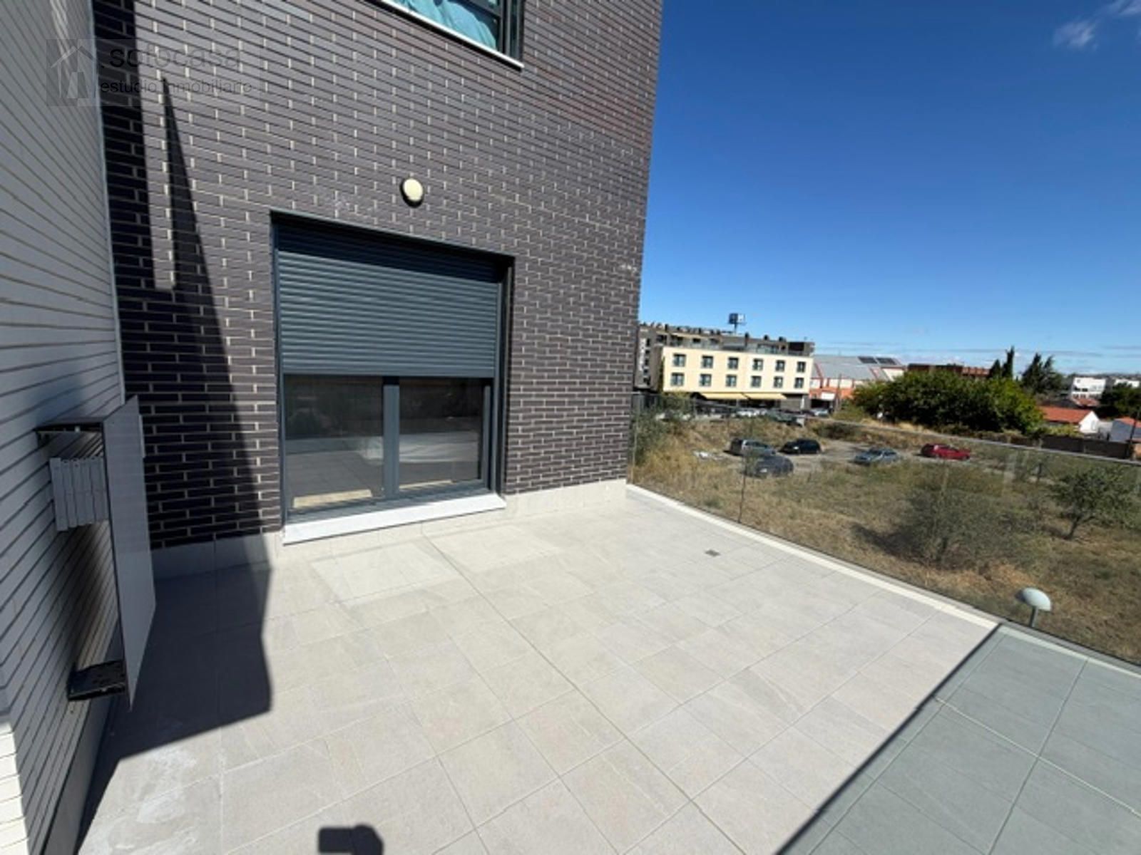 OBRA NUEVA. CASI A ESTRENAR. 2 DORM. Y 2 BAÑOS. GARAJE. PISCINA. TRASTERO. TERRAZA.