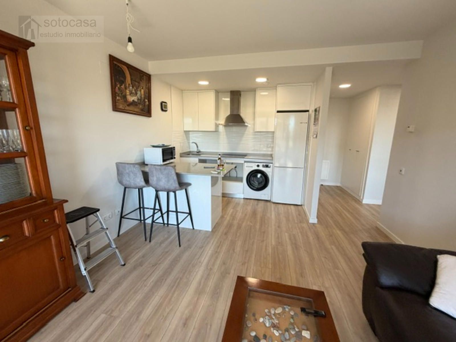 OBRA NUEVA. CASI A ESTRENAR. 2 DORM. Y 2 BAÑOS. GARAJE. PISCINA. TRASTERO. TERRAZA.
