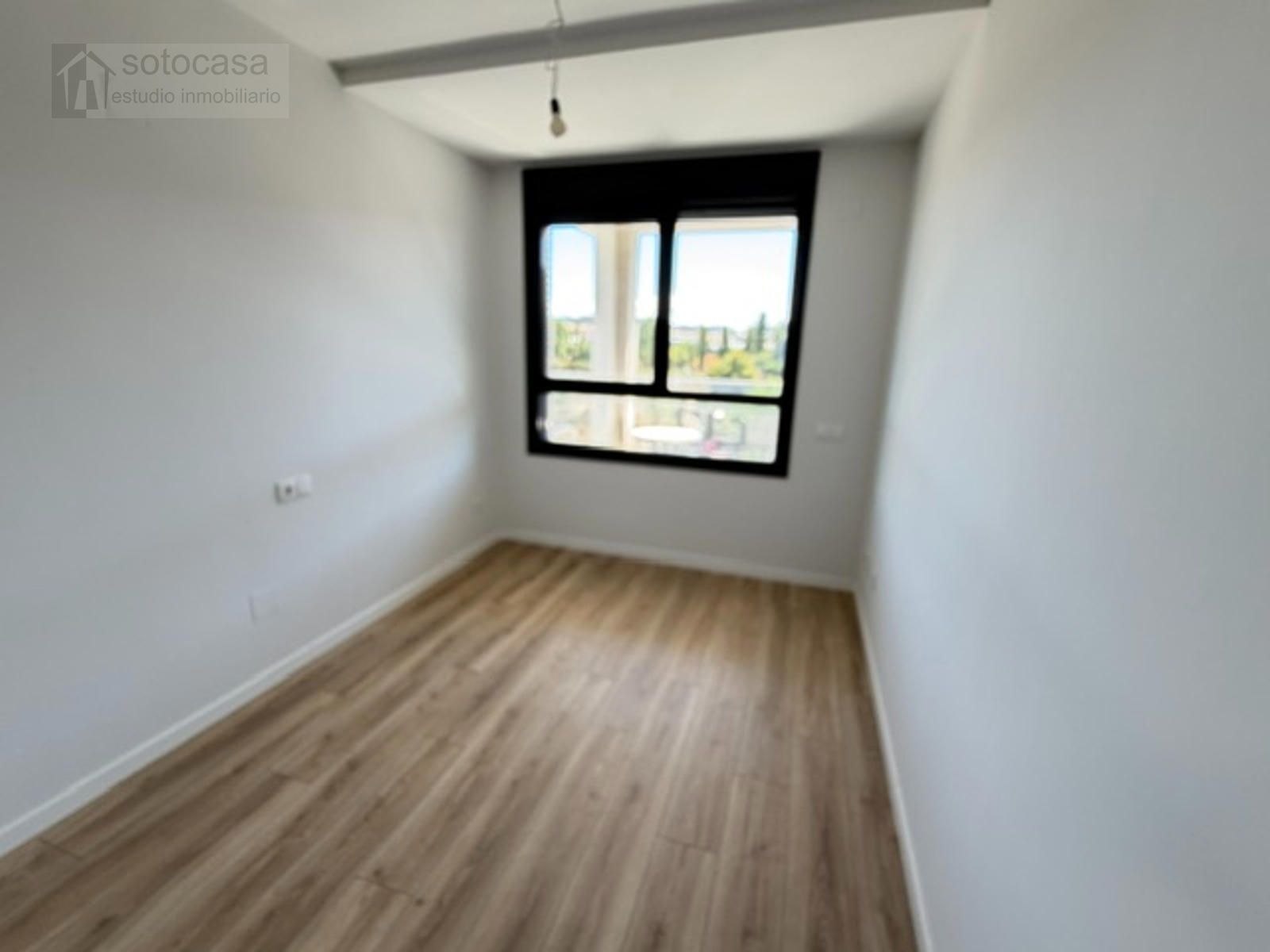 OBRA NUEVA. CASI A ESTRENAR. 2 DORM. Y 2 BAÑOS. GARAJE. PISCINA. TRASTERO. TERRAZA.