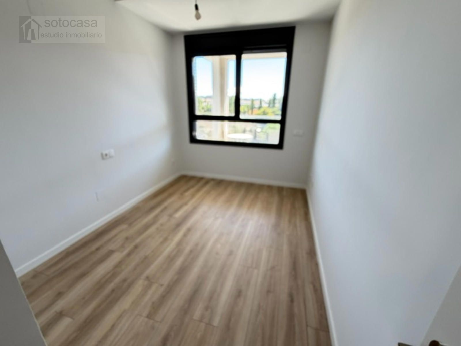 OBRA NUEVA. CASI A ESTRENAR. 2 DORM. Y 2 BAÑOS. GARAJE. PISCINA. TRASTERO. TERRAZA.