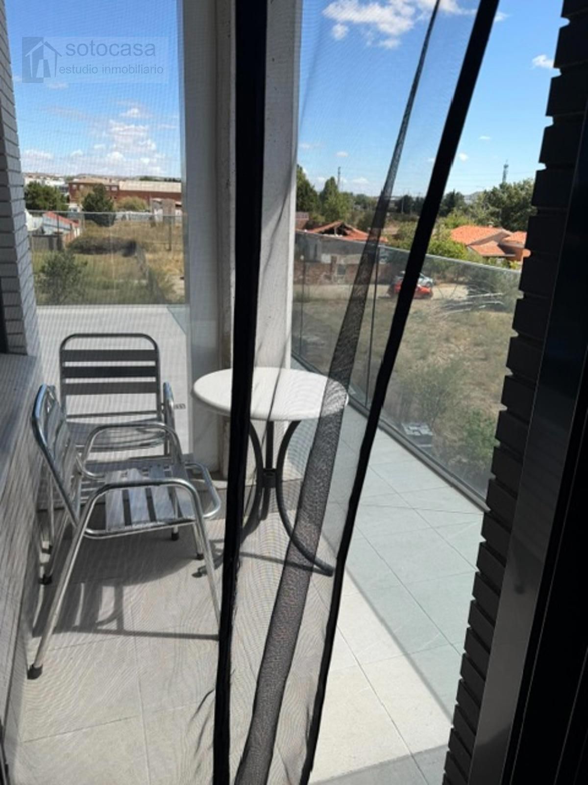 OBRA NUEVA. CASI A ESTRENAR. 2 DORM. Y 2 BAÑOS. GARAJE. PISCINA. TRASTERO. TERRAZA.