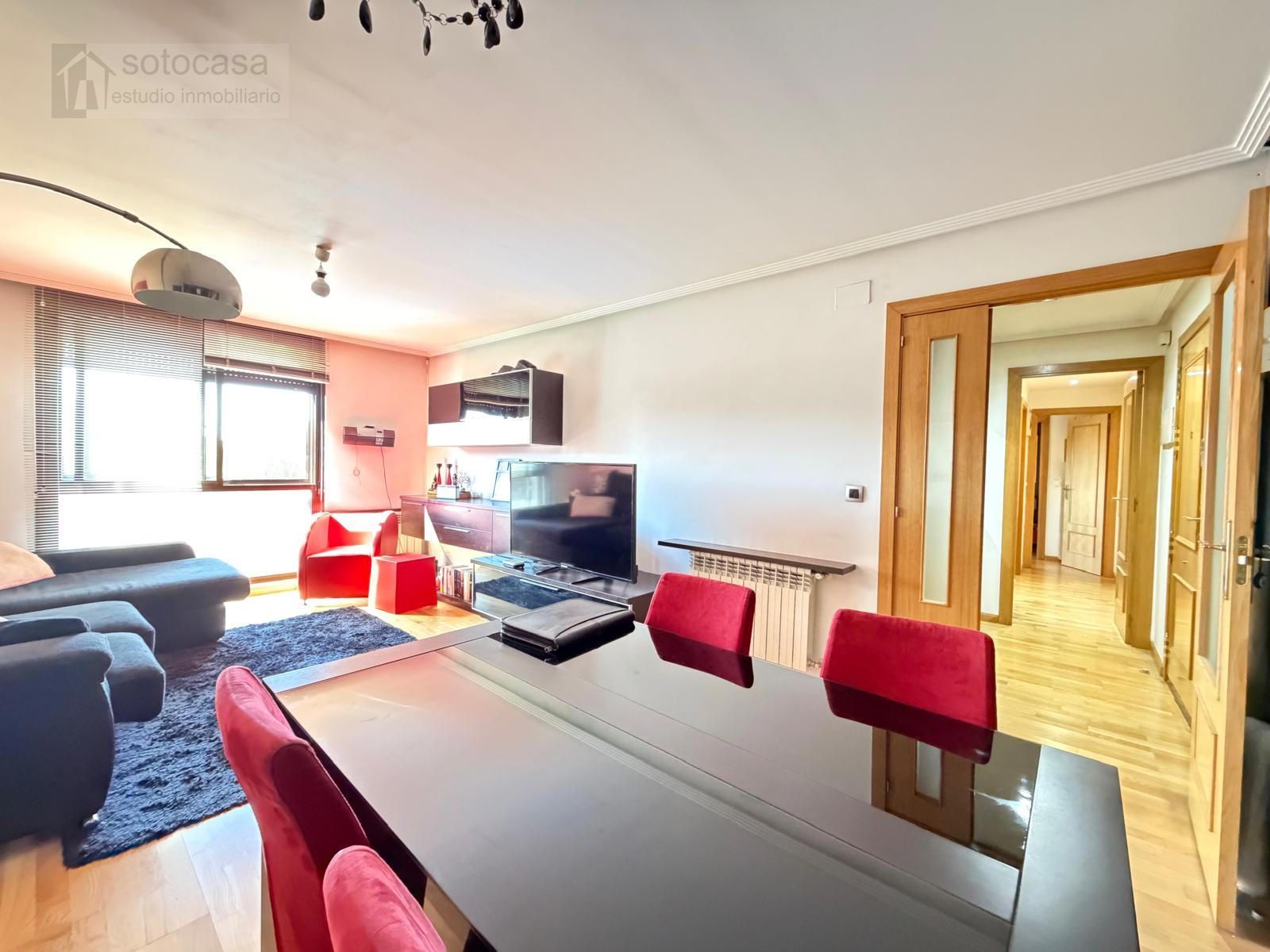 PRECIOSA VIVIENDA CON PISCINA - Foto 2
