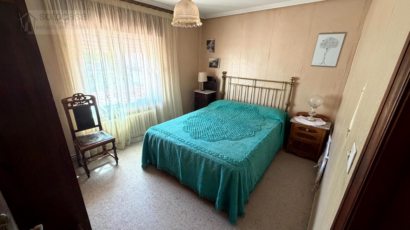Casa de pueblo con patio de 100 metros !! 4 dormitorios. Para actualizar. - Foto 6