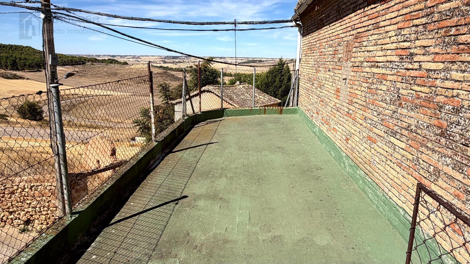 Casa de pueblo con patio de 100 metros !! 4 dormitorios. Para actualizar. - Foto 22