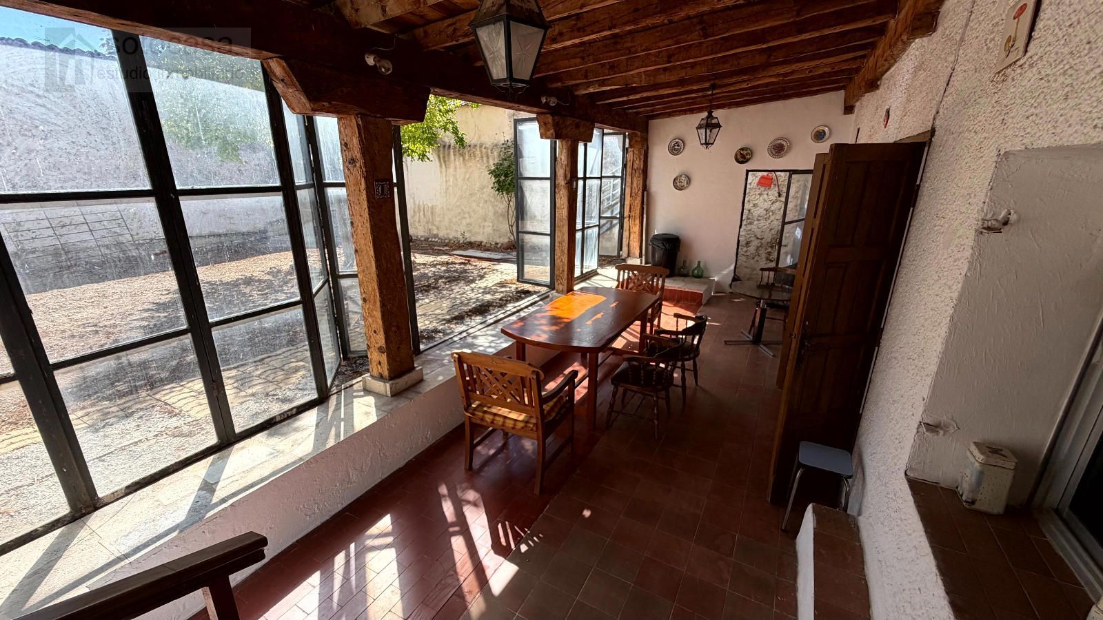 Casa de pueblo con patio de 100 metros !! 4 dormitorios. Para actualizar. - Foto 26
