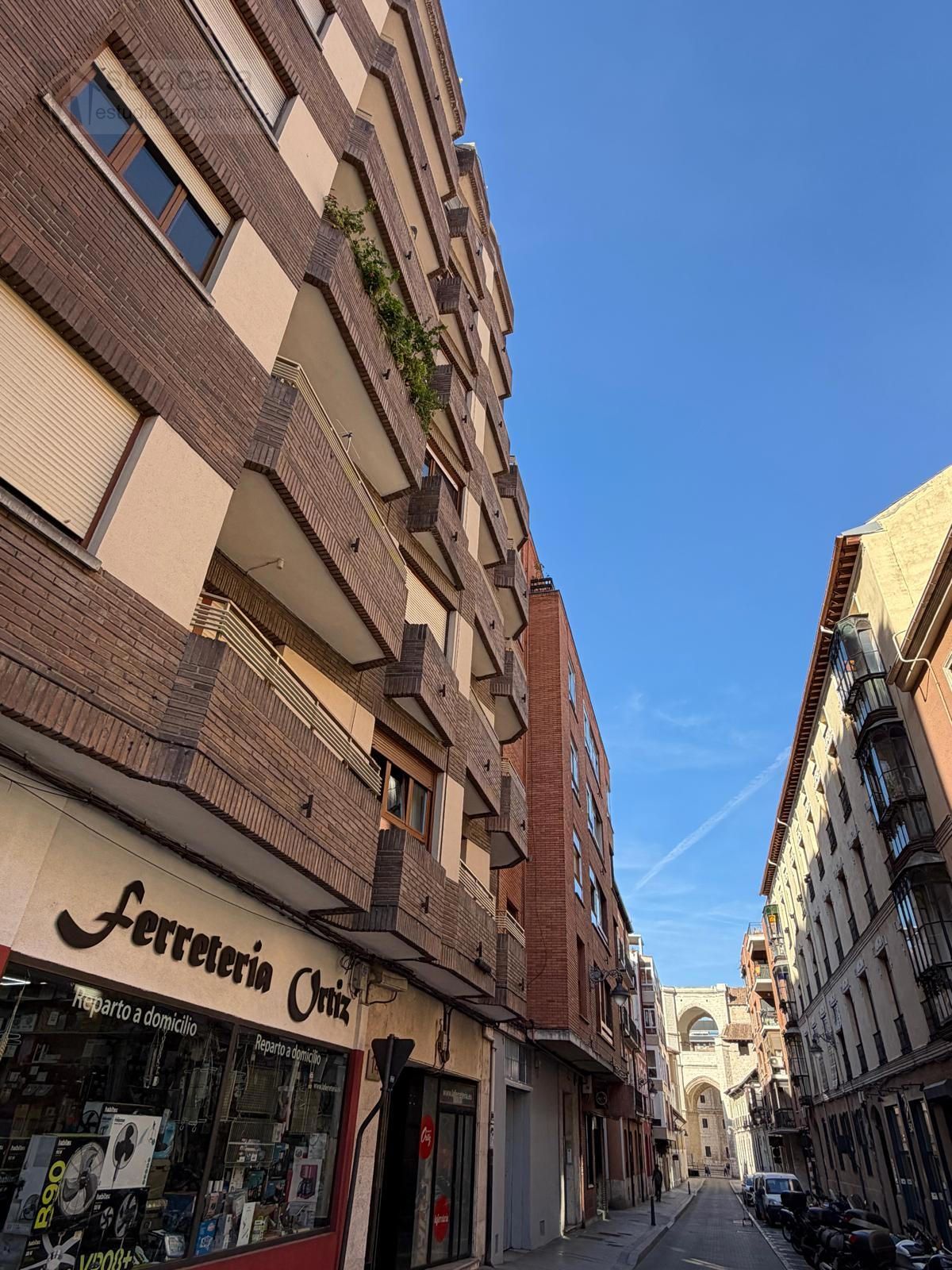 VIVIENDA EN CENTRO REFORMADA CON VISTAS A PLAZA DE LOS ARCES - Foto 1
