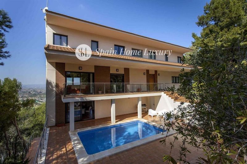 Chalet Independiente en venta Chiva, Valencia. Ref: 1080. Spain Home Luxury