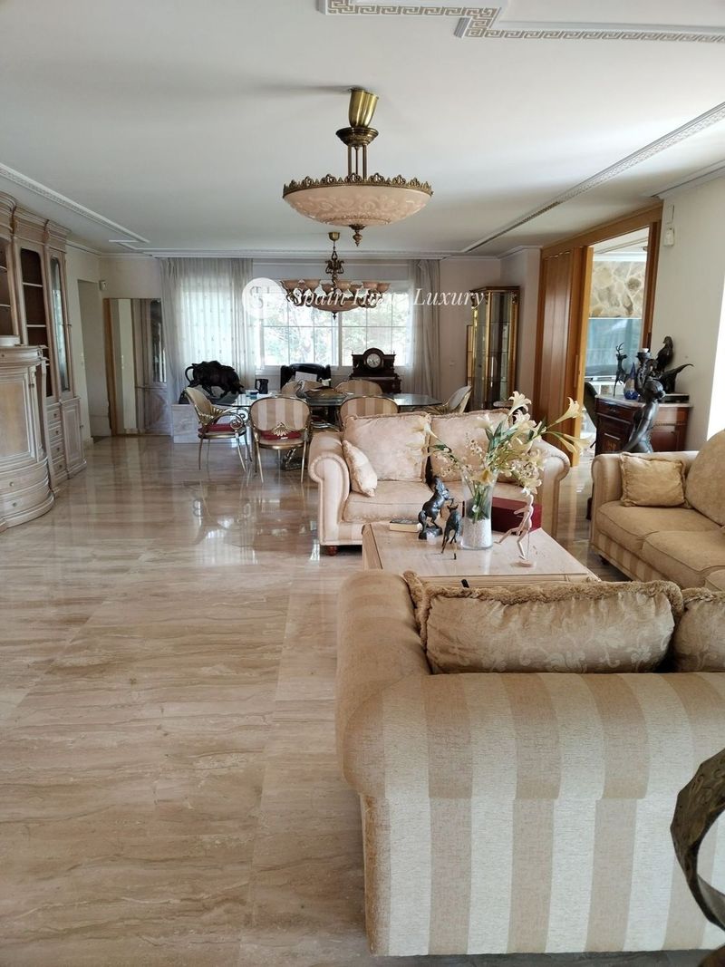 отдельная вилла на продажу L