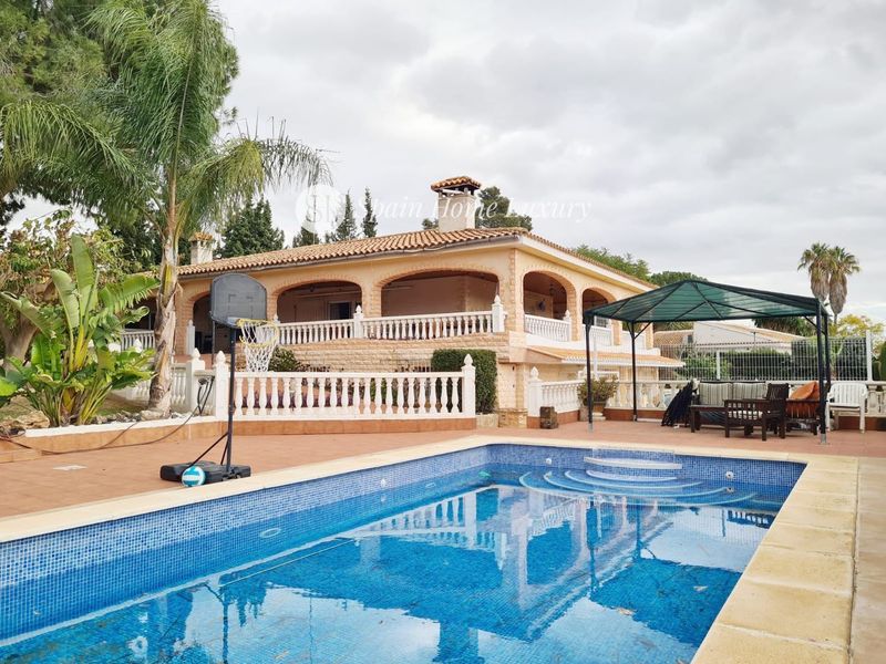отдельная вилла на продажу La Pobla de Vallbona, Valencia. Ref: 1740. Spain Home Luxury