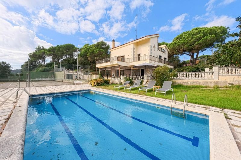 Chalet Independiente en venta Vilanova Del Valles, Barcelona. Ref: 1240. Star Homes Immobiliària