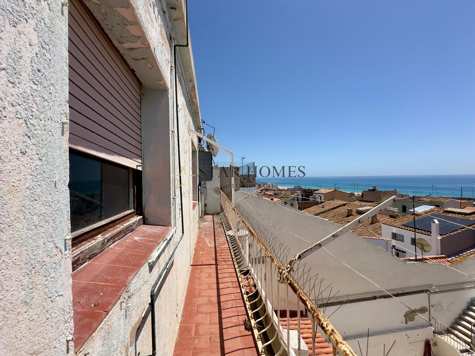 Edifícío Único à venda en El Masnou, Barcelona