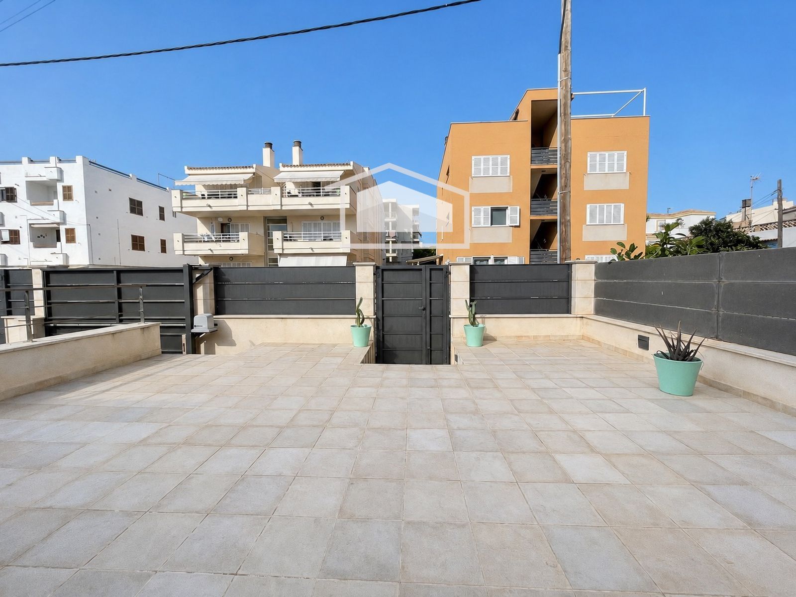 Chalet pareado independiente en alquiler en Colonia de Sant Jordi, a 2 minutos del mar - Foto 1