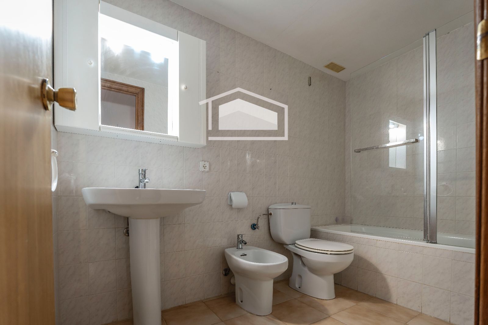 Piso de 3 habitaciones con terraza y garaje a un minuto del mar - Foto 15