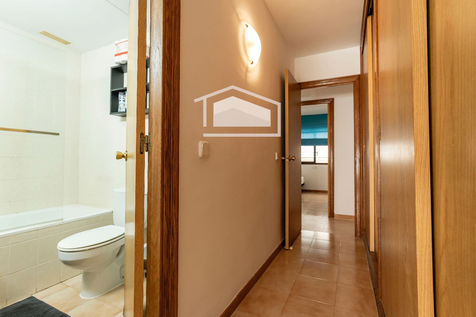 Piso de 3 habitaciones con terraza y garaje a un minuto del mar - Foto 24