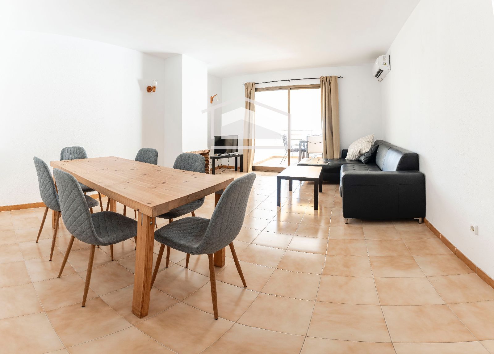 Piso de 3 habitaciones con terraza y garaje a un minuto del mar - Foto 2