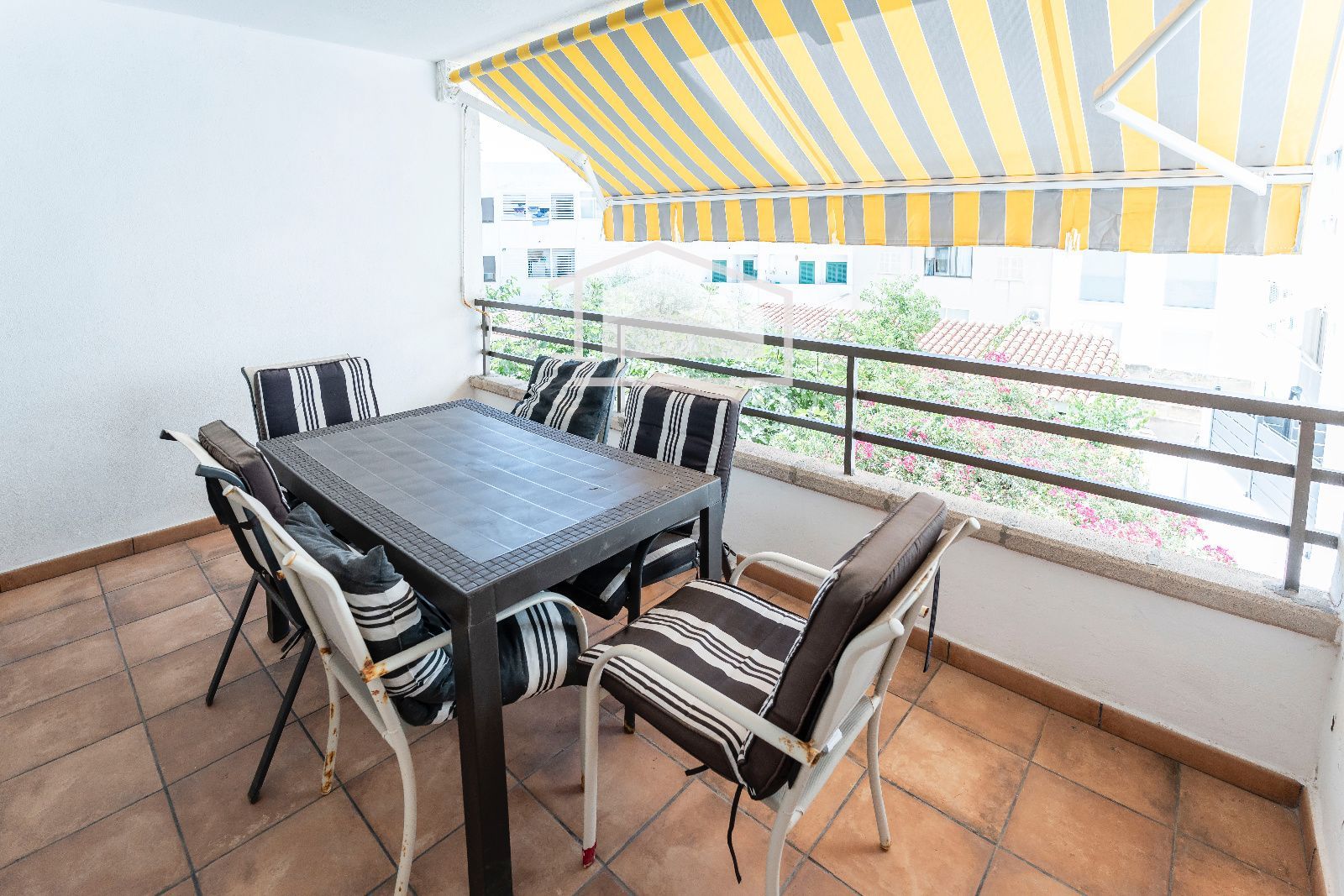 Piso de 3 habitaciones con terraza y garaje a un minuto del mar - Foto 6