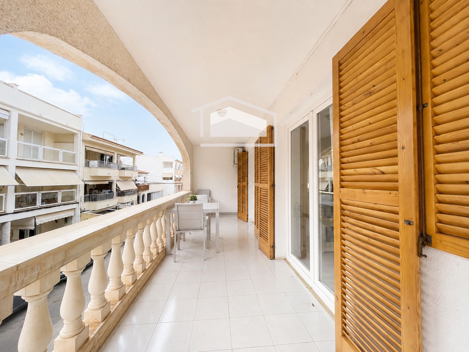 Amplio piso con gran terraza y parking en la zona del puerto de la Colònia de Sant Jordi - Foto 1