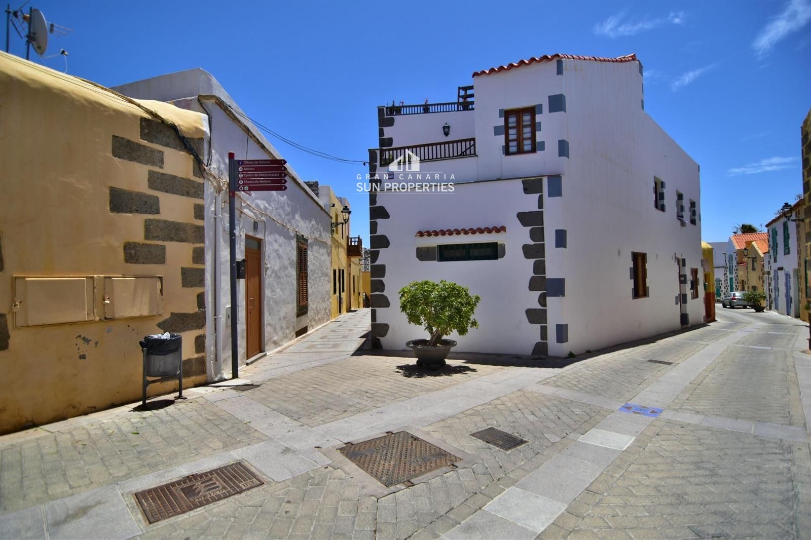 Townhouse for sale Agüimes, Las Palmas. Ref: 11130. Gran Canaria Sun Properties