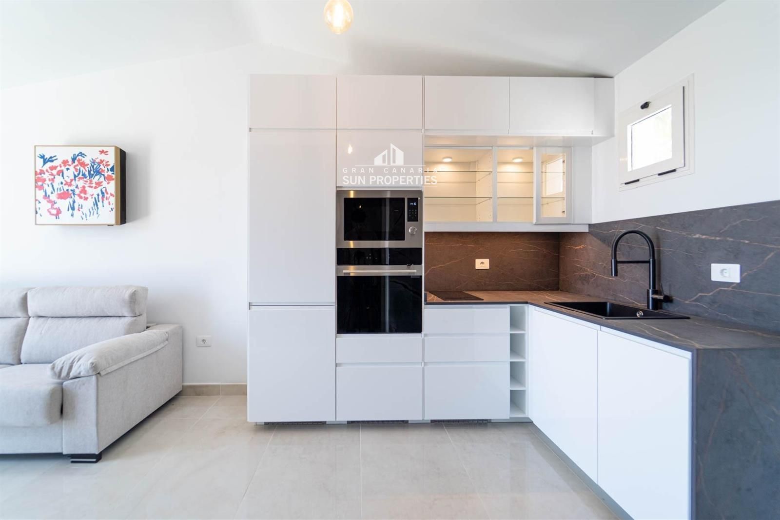 Exclusivo apartamento reformado a estrenar con vistas al mar - Foto 3