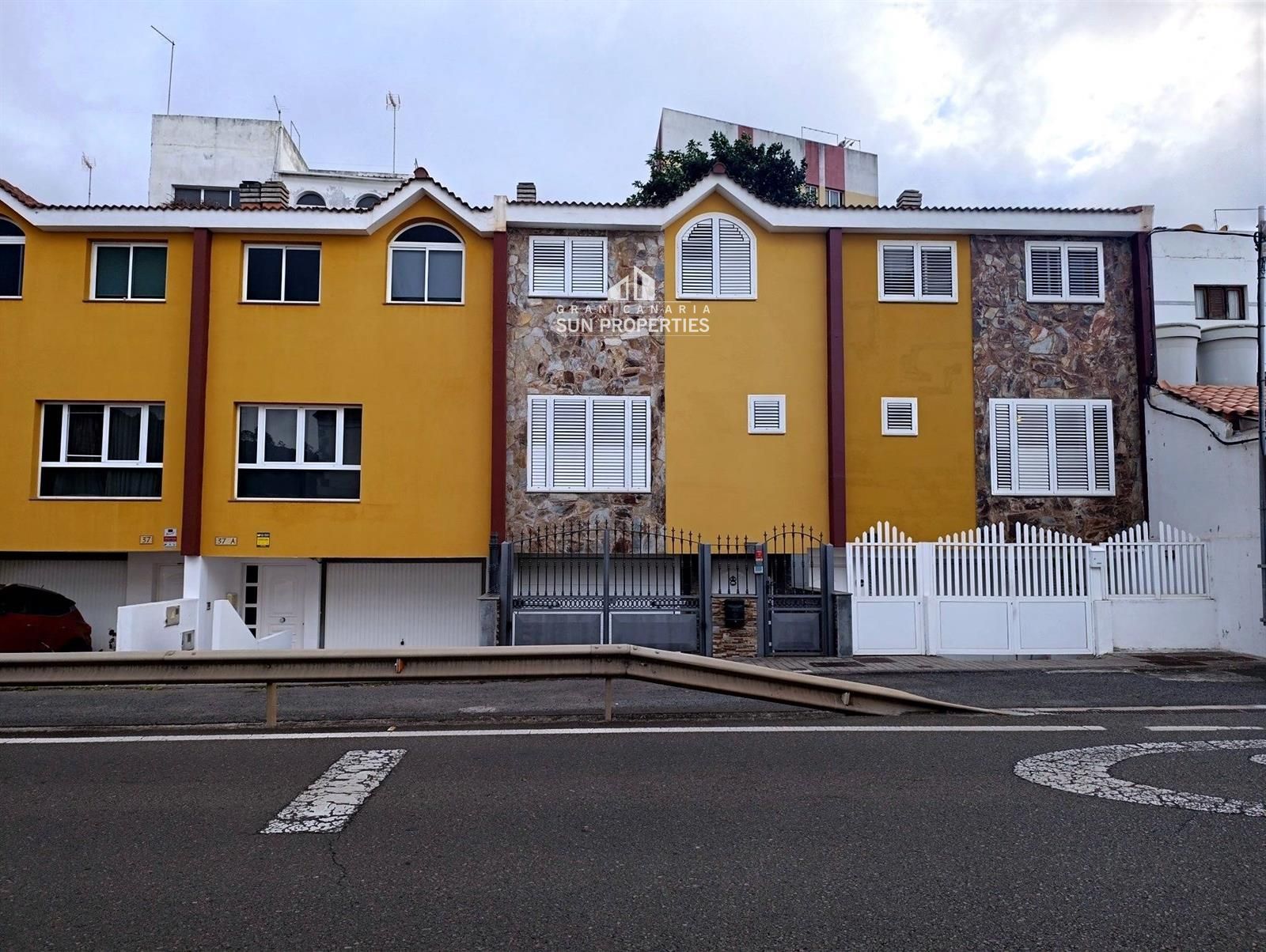 Adosado en venta Arucas, Las Palmas. Ref: 11221. Gran Canaria Sun Properties