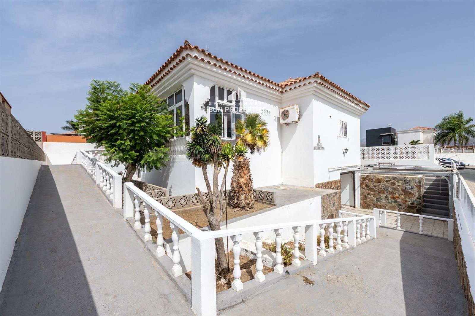Amplio Chalet Independiente en Los Olivos, Sonnenland – Gran Parcela, Garaje Privado y Totalmente Adaptado - Foto 3