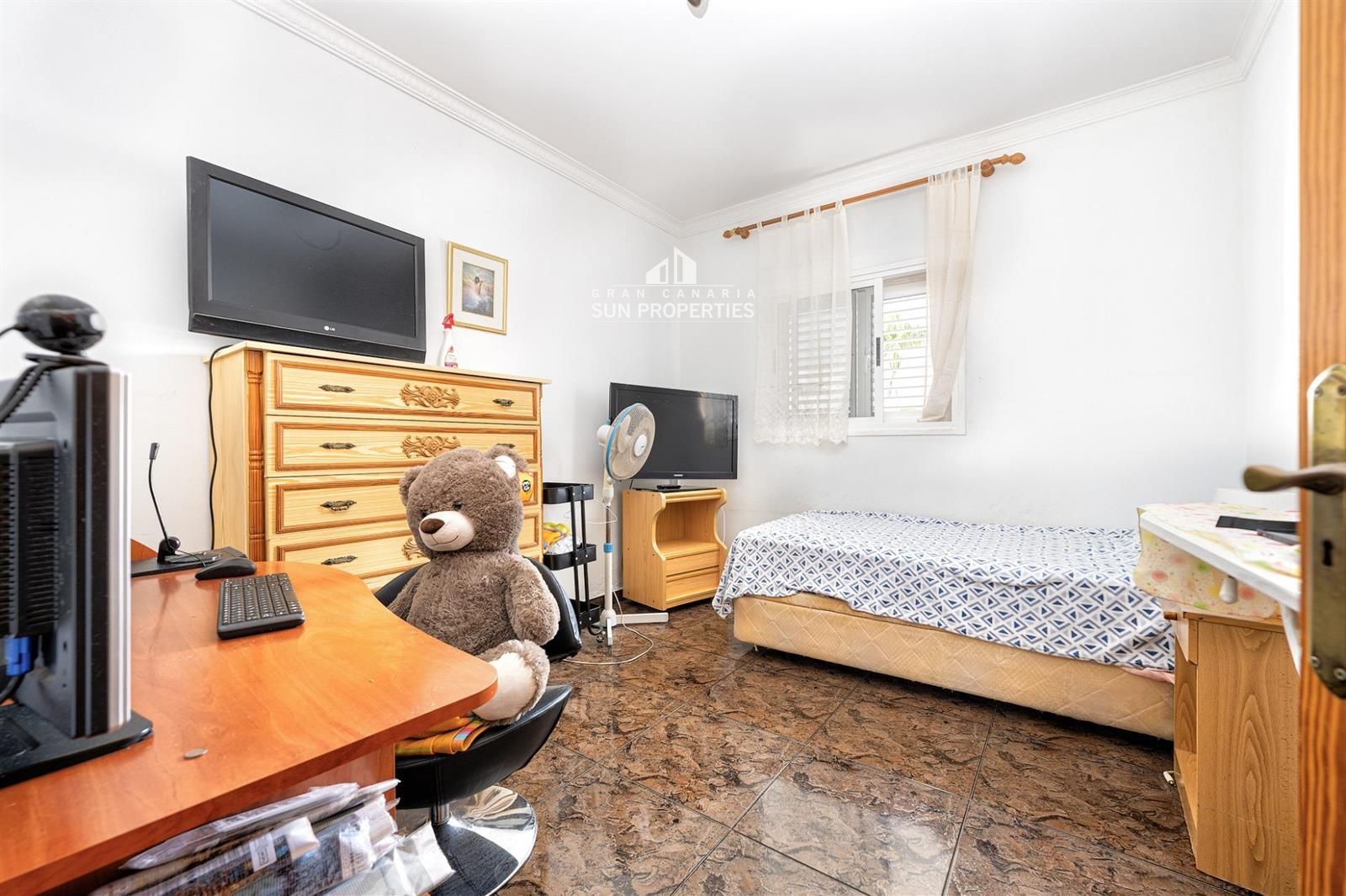 Amplio Chalet Independiente en Los Olivos, Sonnenland – Gran Parcela, Garaje Privado y Totalmente Adaptado - Foto 7