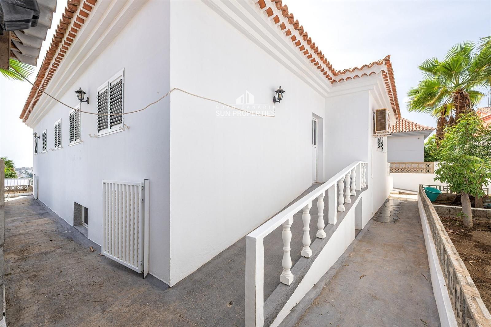 Amplio Chalet Independiente en Los Olivos, Sonnenland – Gran Parcela, Garaje Privado y Totalmente Adaptado - Foto 8
