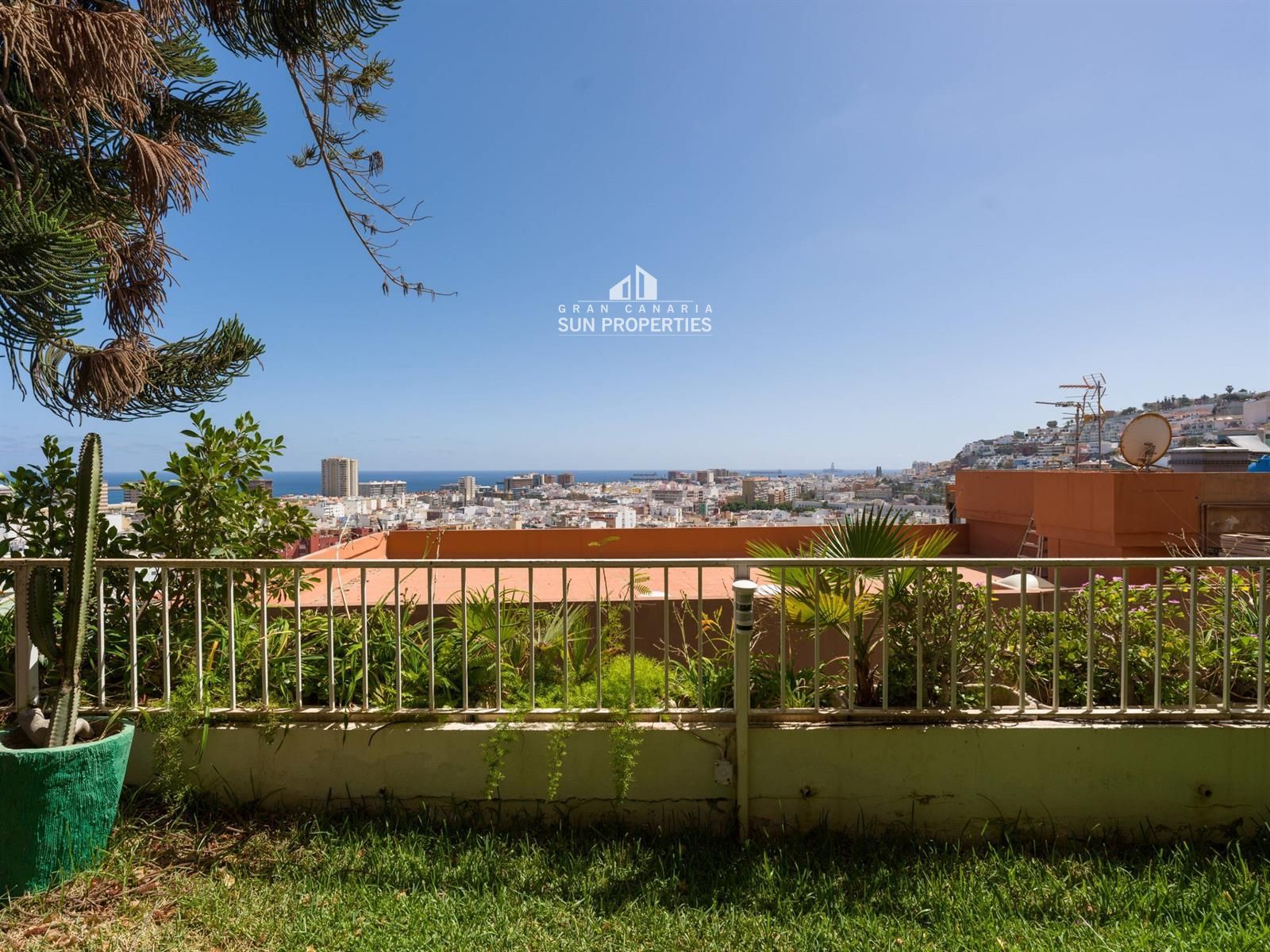 Chalet independiente junto a Paseo de Chil, con jardín, ascensor y vistas a la bahía - Foto 6