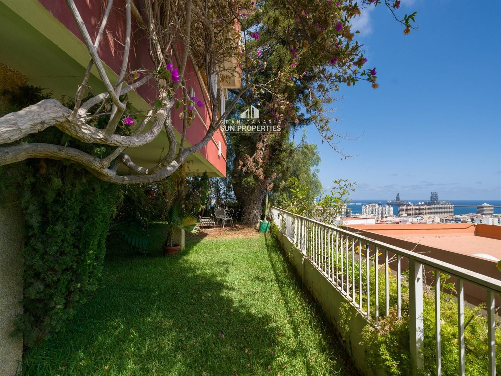 Chalet independiente junto a Paseo de Chil, con jardín, ascensor y vistas a la bahía - Foto 11