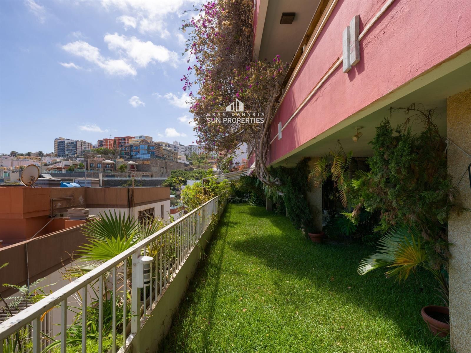 Chalet independiente junto a Paseo de Chil, con jardín, ascensor y vistas a la bahía - Foto 12