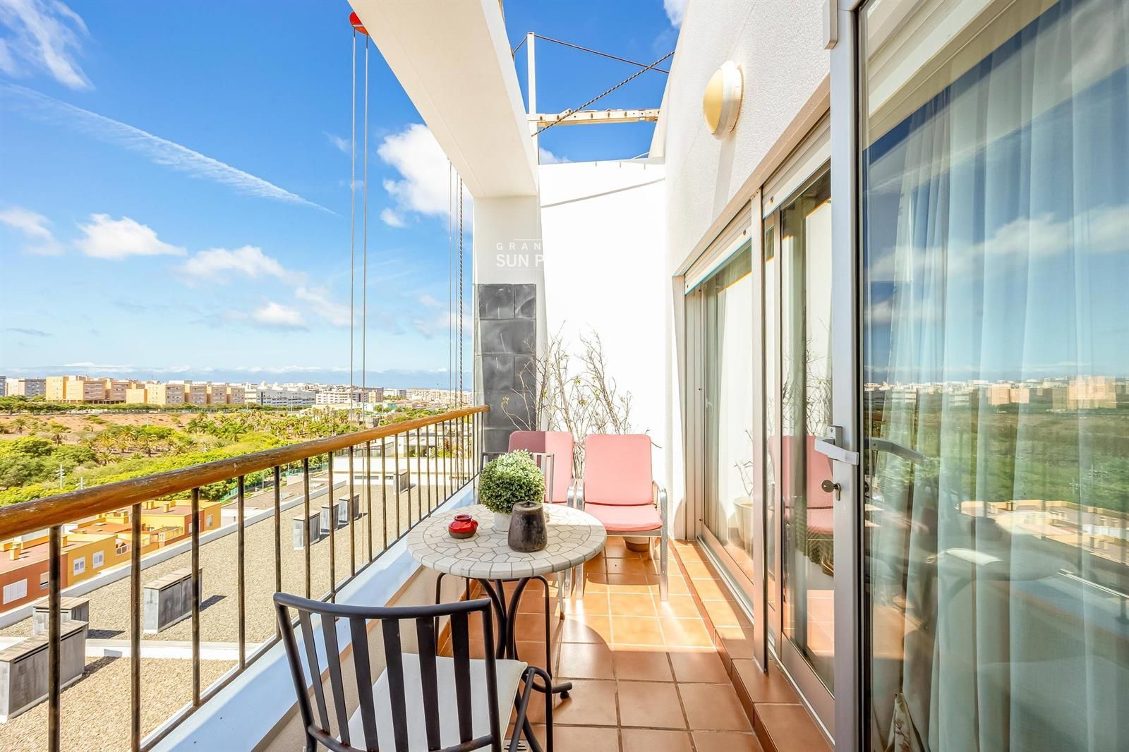 Ático de 3 dormitorios con 2 terrazas y vistas al Parque Juan Pablo II – 7 Palmas - Foto 10