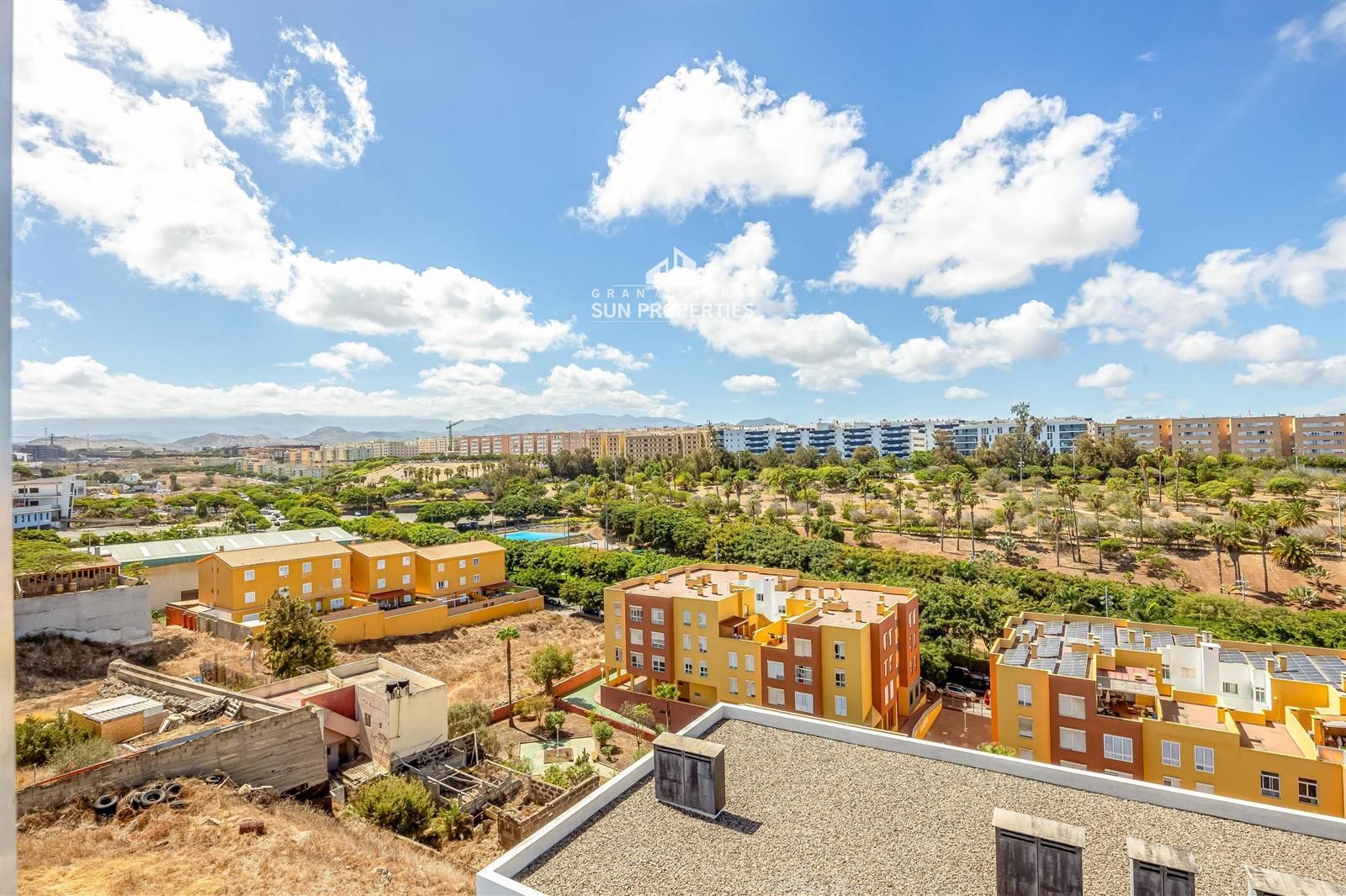 Ático de 3 dormitorios con 2 terrazas y vistas al Parque Juan Pablo II – 7 Palmas - Foto 12