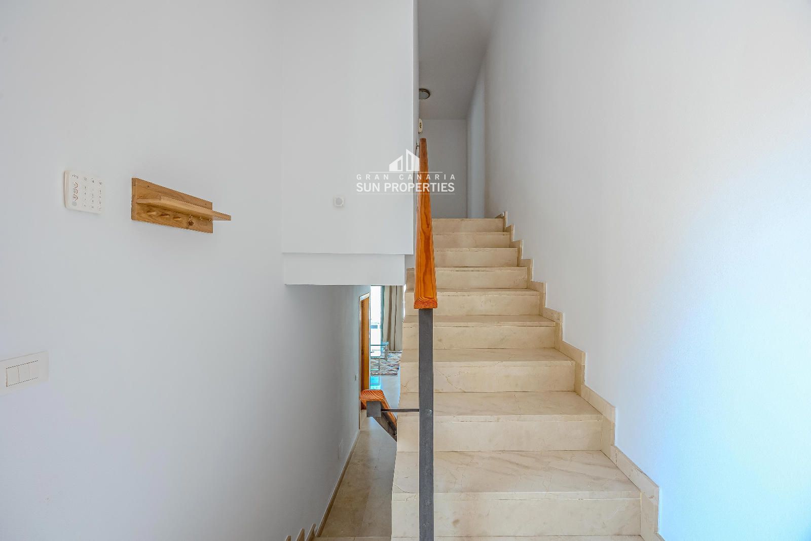 Escalera - Adosado de 3 dormitorios con terraza de 50 m² y 2 plazas de aparcamiento en Motor Grande