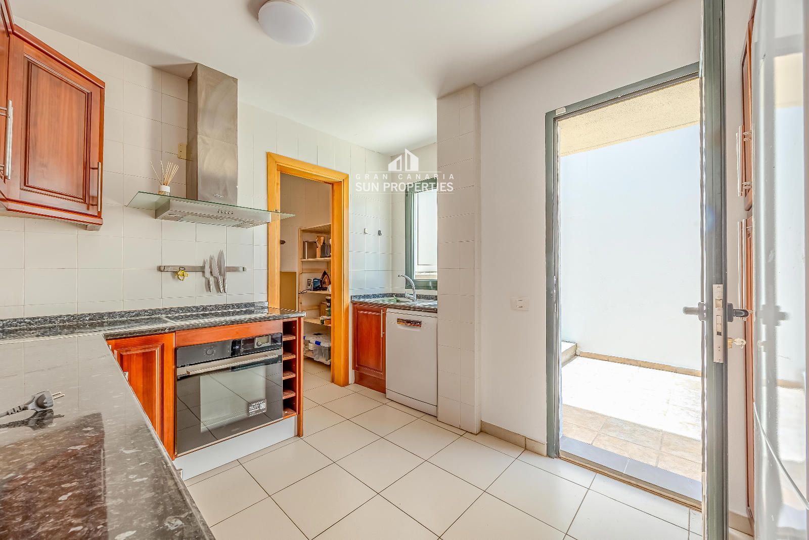 Cocina - Adosado de 3 dormitorios con terraza de 50 m² y 2 plazas de aparcamiento en Motor Grande