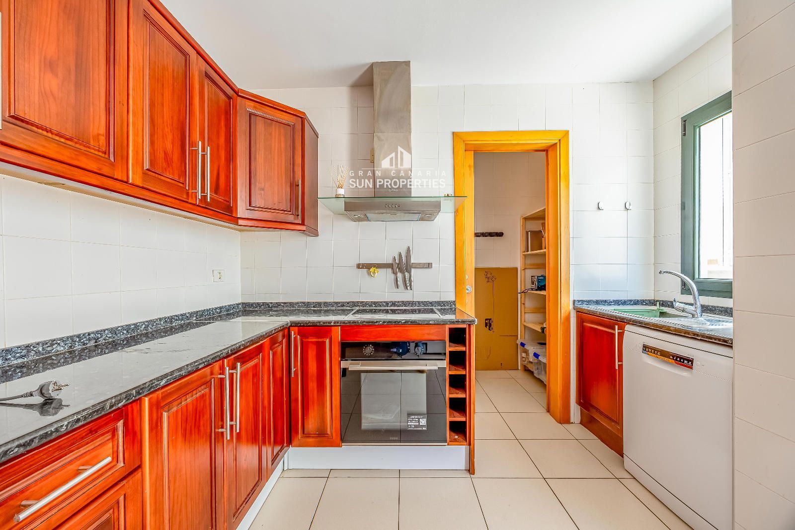Cocina - Adosado de 3 dormitorios con terraza de 50 m² y 2 plazas de aparcamiento en Motor Grande